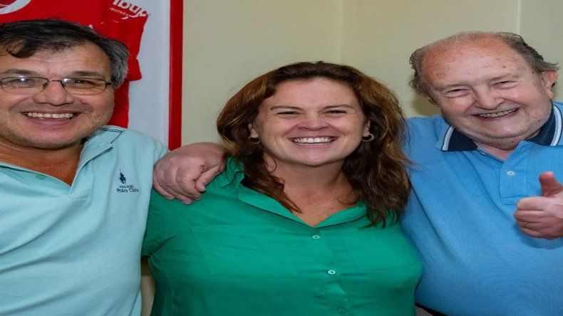 Verna no hizo fotos de campaña con el gobernador de La Pampa, pero sí con la fórmula piquense: Fernanda Alonso-Alberto Campo.
