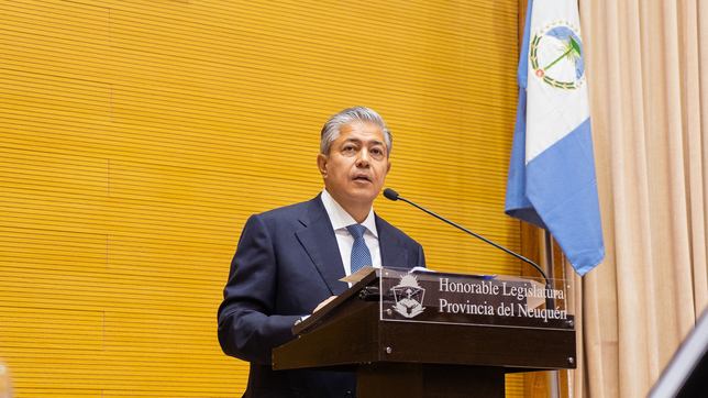 Rolando Figueroa abre el período de sesiones en Neuquén.