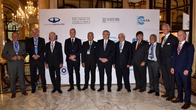 amores disfuncionales y culto al capitalismo en el reencuentro pj-ceos