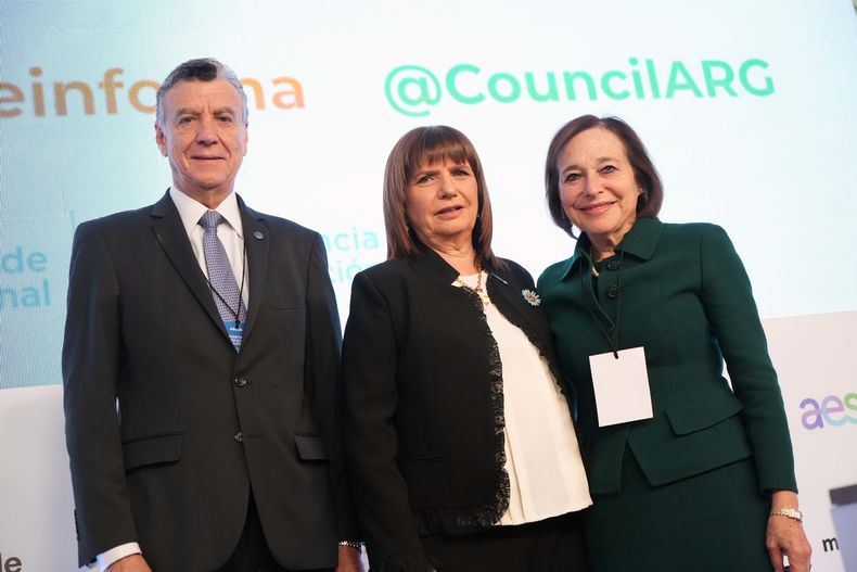 Grinman, Bullrich y Segal en el Council 2023.jpg