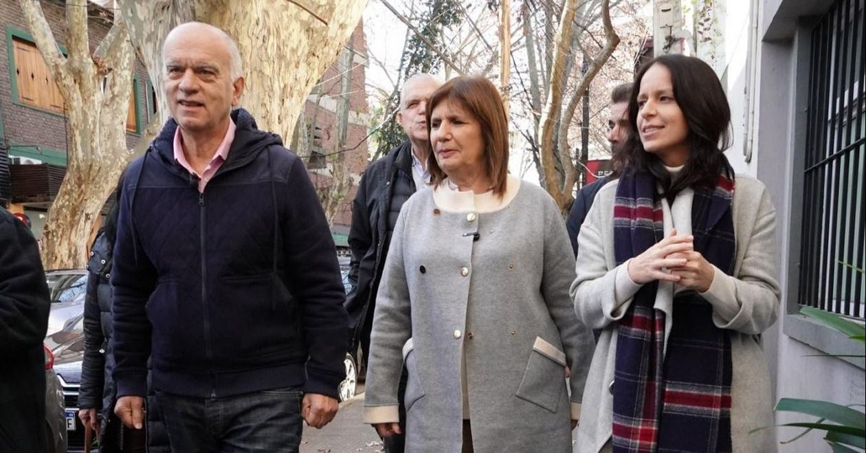 Patricia Bullrich, junto a Néstor Grindetti y Soledad Martínez.