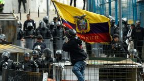 Lasso sobrevive, pero no controla la crisis social