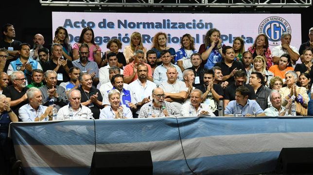 Kicillof participó del acto de normalización de la Regional La Plata de la CGT.