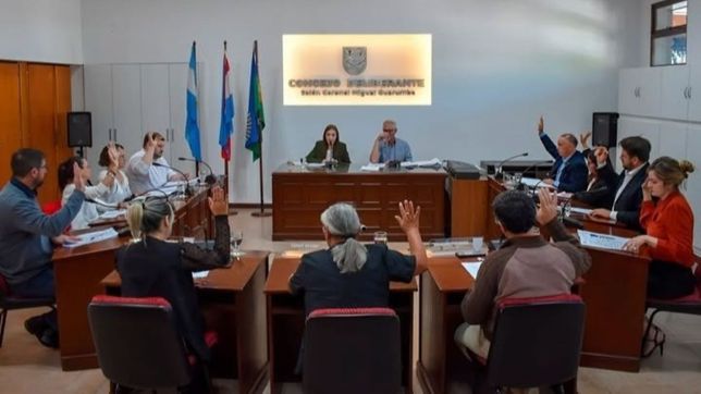 Concejales de Juntos por Entre Ríos y del peronismo votaron a favor de una reducción en las tasas municipales de la boleta de la luz de Chajarí. Dos ediles de La Libertad Avanza votaron en contra.&nbsp;