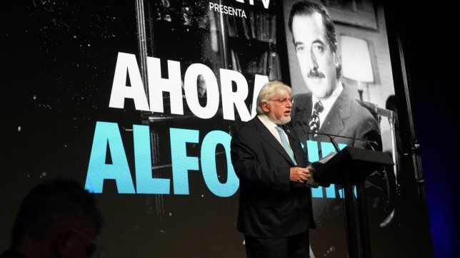 presentaron el documental ahora alfonsin: 40 anos de democracia