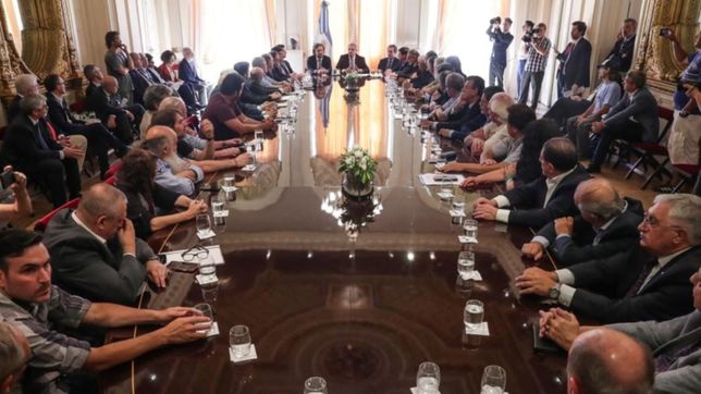 gesto de buena voluntad de ceos y gremios al plan economico de fernandez