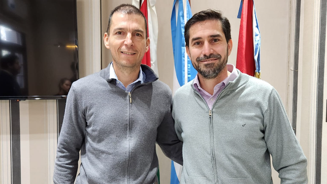 Fernando Rambaldi viajó a un encuentro libertario que se hace en Buenos Aires. Fue invitado por el diputado radical con peluca, Luis Picat-
