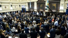 Vidal busca retener la Legislatura con leales y el peronismo intenta limarle el quórum