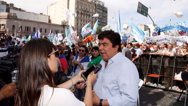 a espinoza le pagaron el renunciamiento con la vice del bloque de diputados