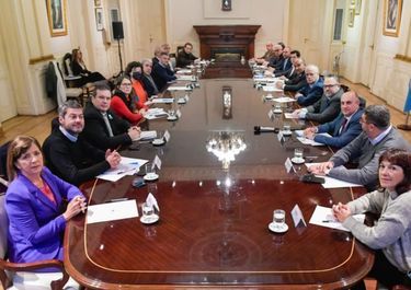 No alineados: Guzmán pide al gabinete que se comprometa con su plan antiinflación