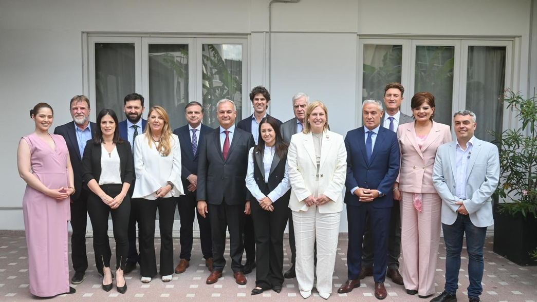 El flamante bloque de Provincias Unidas con Gisela Scaglia, la presidenta, en el centro.