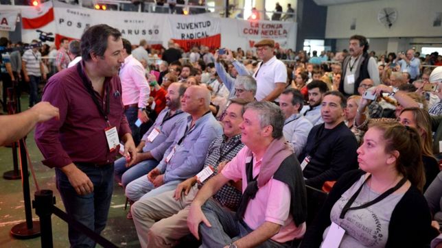 a pesar del planton alfonsinista, se tenso la convencion radical