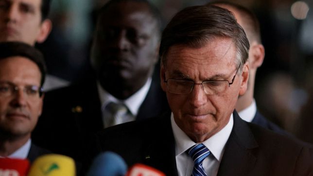 capitulo bolsonaro: sin aceptar la derrota, rompio el silencio y habilito la transicion
