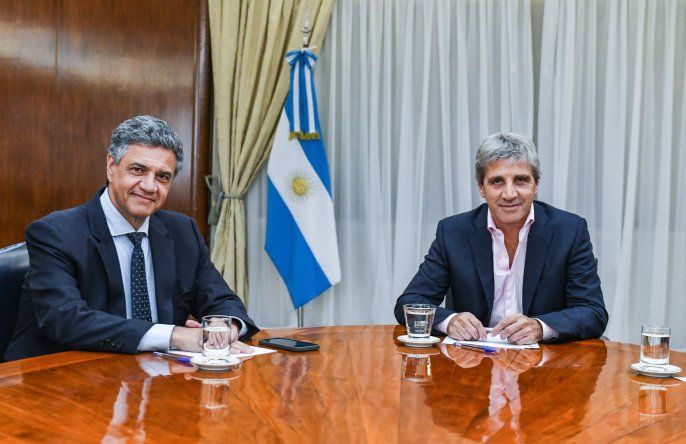 El alcalde Jorge Macri y el ministro Toto Caputo&nbsp;