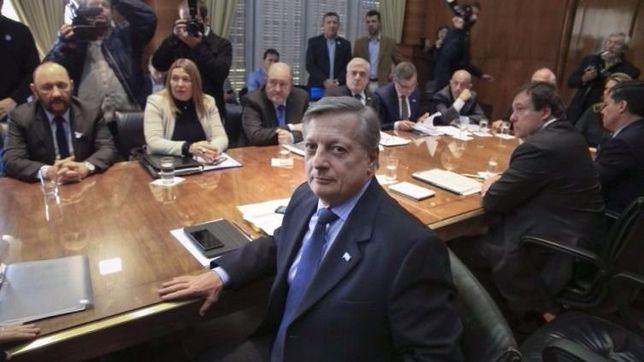 belicosos, gobernadores del sur vuelven a la carga contra el aumento del gas