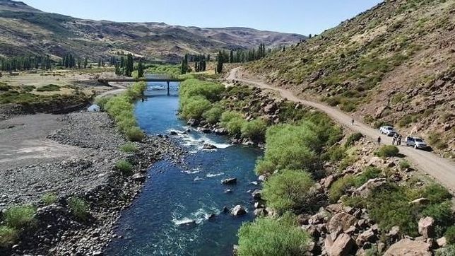 neuquen firma el contrato de una central multiproposito clave