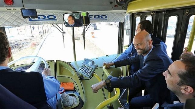 dietrich autorizo la circulacion de micros con mas de diez anos de antigüedad