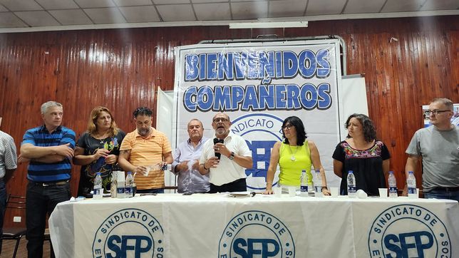 Sergio Castro anunció en asamblea el acuerdo cerrado con Martín Llaryora. Sergio Castro anunció en asamblea el acuerdo cerrado con Martín Llaryora.