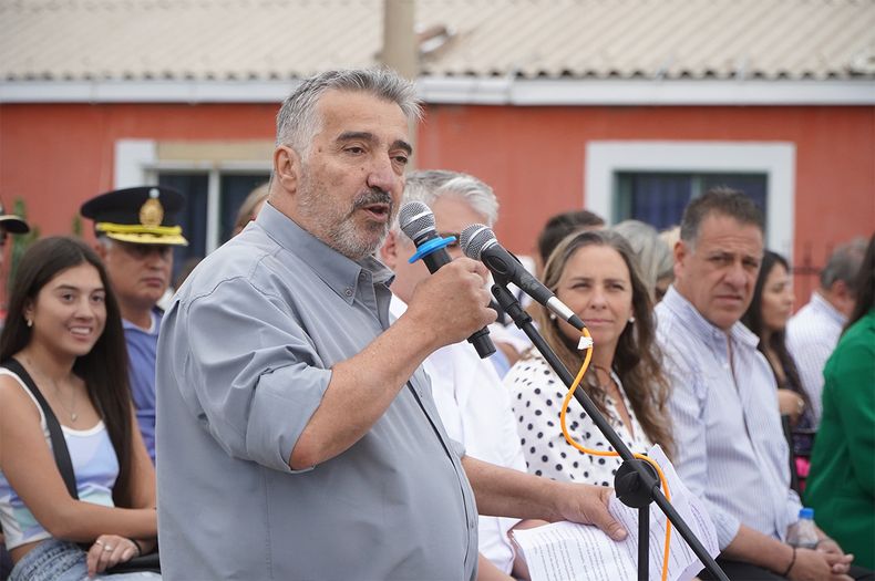 El intendente Guillermo Farana rechazó las acusaciones y dijo que cuestionará judicialmente el proceso que lo dejó afuera del cargo.