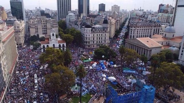 el gobierno enfrenta otra movilizacion masiva con fuerte tono opositor