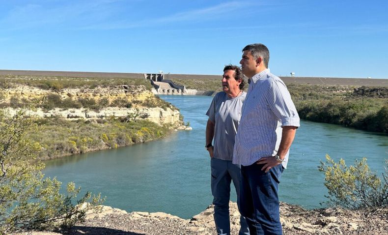 Paly Bensusán en el Río Colorado de La Pampa.  Se declara 