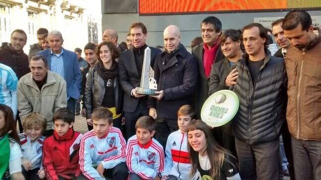 larreta y santilli presentaron buenos aires cup pero no se animaron a los jueguitos