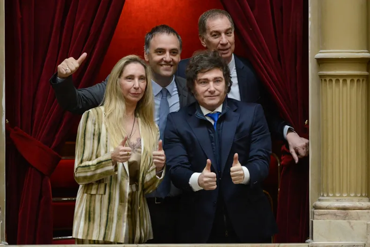 Javier Milei, Karina Milei, Diego Santilli y Manuel Adorni: todo bien en el Congreso.&nbsp;
