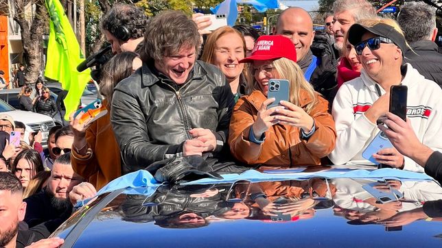 Javier Milei y Carolina Piparo, durante la campaña.