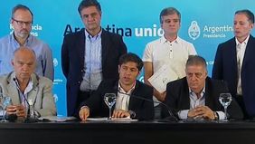 Kicillof replicó con intendentes la foto bipartidista AF-gobernadores
