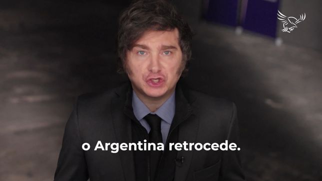 Javier Milei en el spot de lanzamiento de la campaña para octubre: La Libertad Avanza o Argentina retrocede.