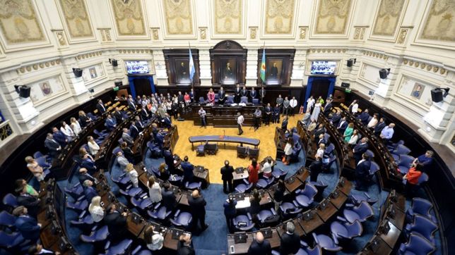 hay fecha de sesion en diputados y es un misterio si se tratara la ley del turf