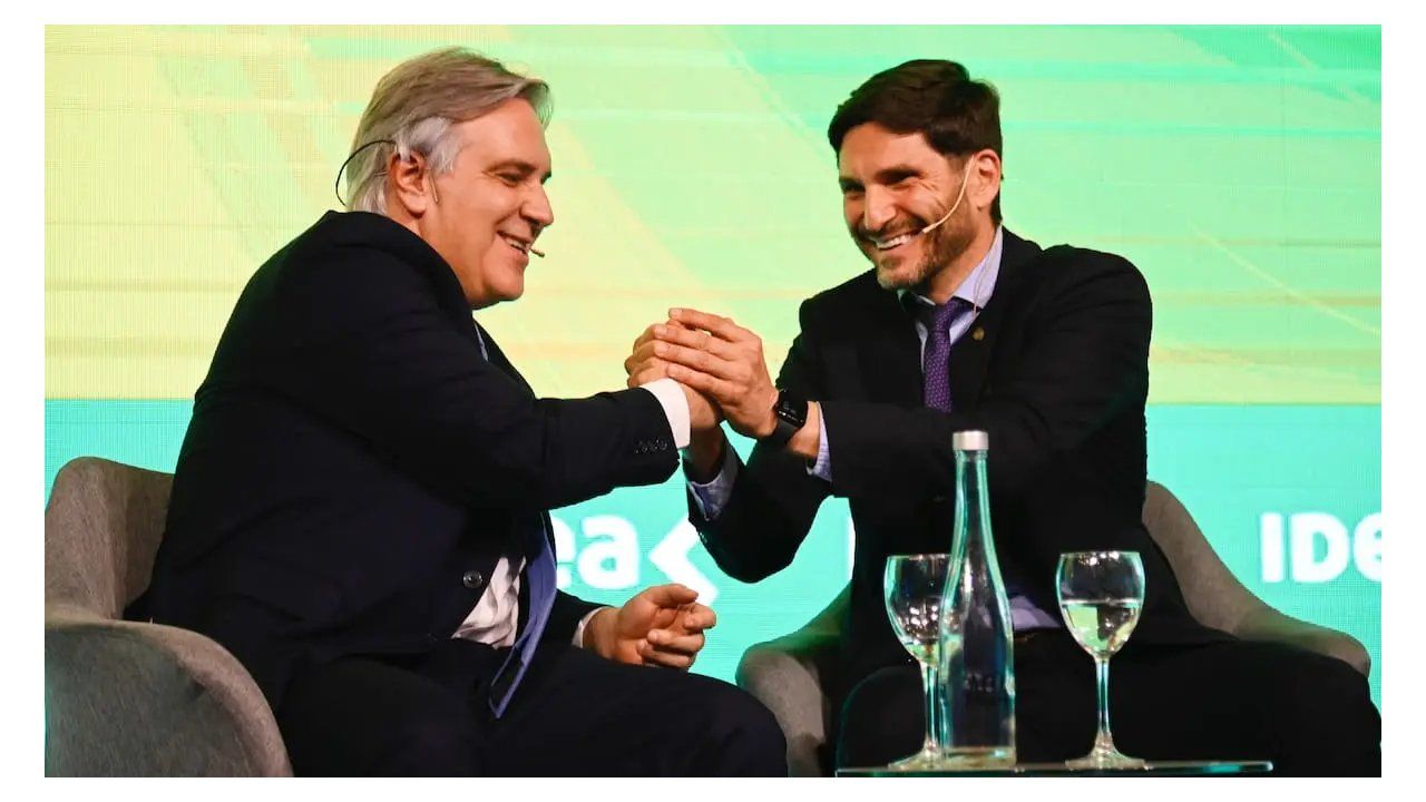 En tu cara Vaca Muerta: detrás de Buenos Aires, Santa Fe yCórdoba lideran las exportaciones por provincia. En la foto, los gobernadores Llaryoray Pullaro.