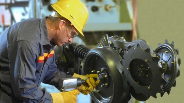 maquinaria agricola, el motor mimado por perotti que empuja la economia