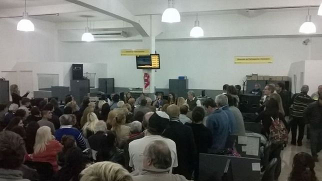 una pelea de barrio que salpica a altos dirigentes de la politica portena