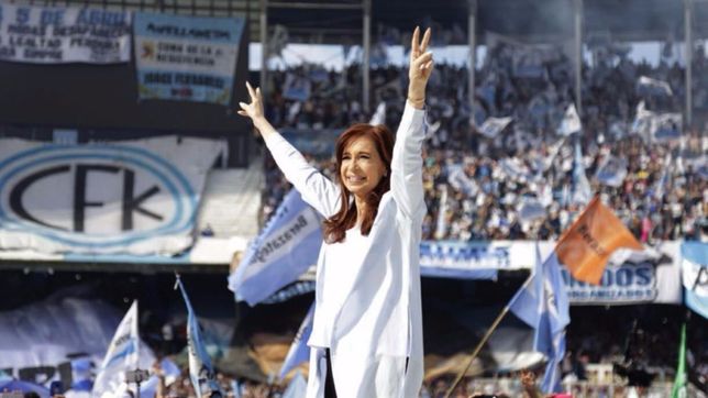 peronizada, cfk colmo racing y pidio llenar las urnas de votos contra macri