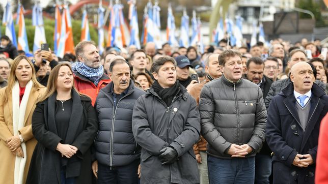 Axel Kicillof, en campaña desde el fin del mundo