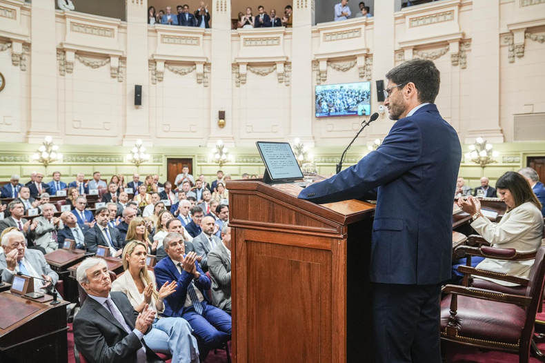 El gobernador Maximiliano Pullaro abrió el 144° cuarto período de sesiones ordinarias de la Legislatura de Santa Fe.