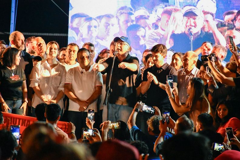 El gobernador Passalacqua en el cierre de campaña del Frente Renovador NEO. El gobernador Passalacqua en el cierre de campaña del Frente Renovador NEO.