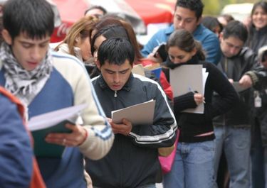 La desocupación cayó al 7,2% en el cuatro trimestre de 2017
