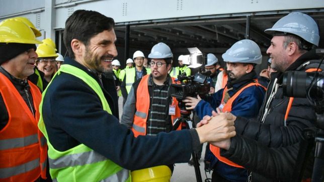 Maximiliano Pullaro en el aeropuerto de Rosario