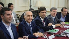 Lacunza en la Legislatura: tres horas de respuestas que no convencieron