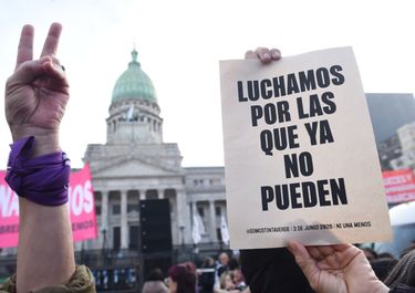 Marcha feminista frente al Congreso.