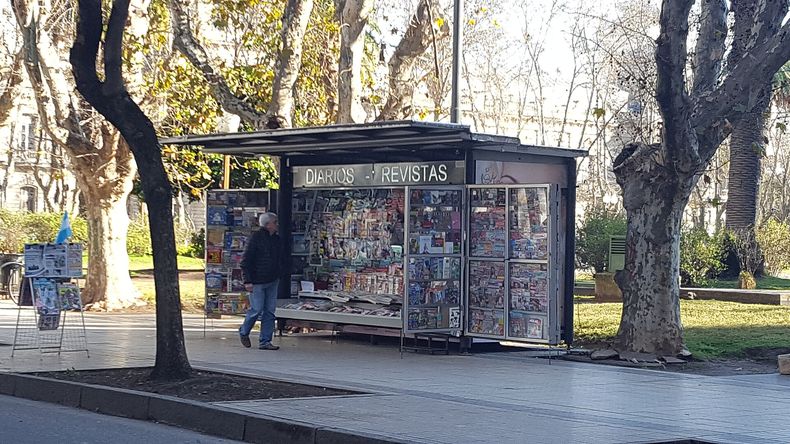 Rosario: el sindicato de canillitas, en alerta por el desembarco gastronómico en los kioscos de diarios