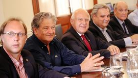 Lifschitz buscó descongelar la transición y el PJ arremetió con el Presupuesto