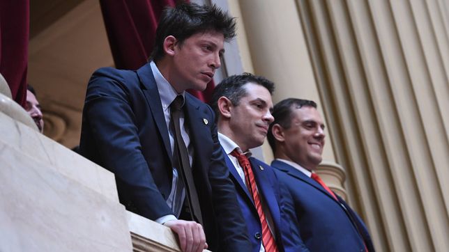 Santiago Caputo vs. Facundo Manes.