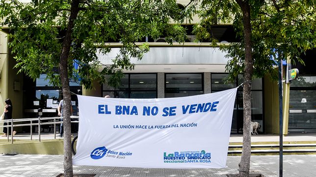 Javier Milei lo hizo: el Banco Nación anunció que se va de La Pampa. FOTO: Gentileza Radio Kermes.
