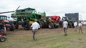 Campo: negocios en alza y alerta por la maquinaria agrícola china