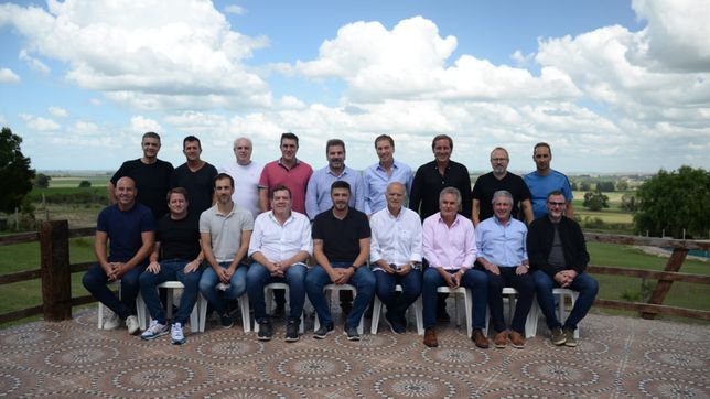 La mesa provincial del PRO en su reunión en Olavarría la semana pasada.