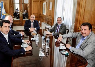 Las razones de Weretilneck, el aliado de Cristina para ampliar la Corte