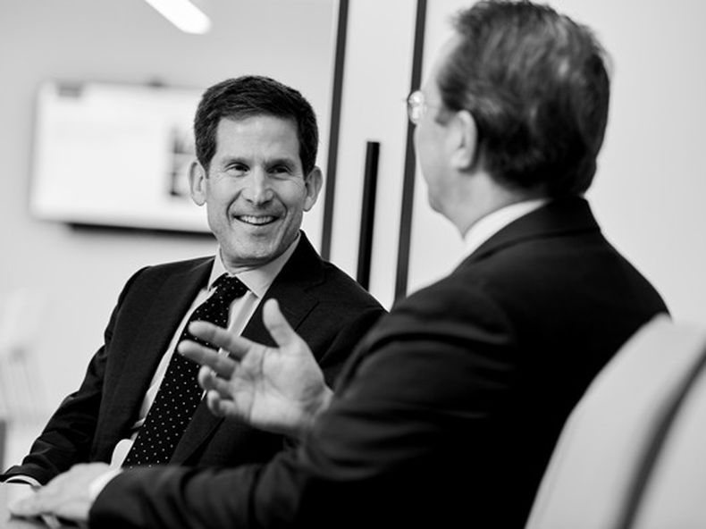 Christopher Bogart y Jonathan Molot, socios de Burford Capital.